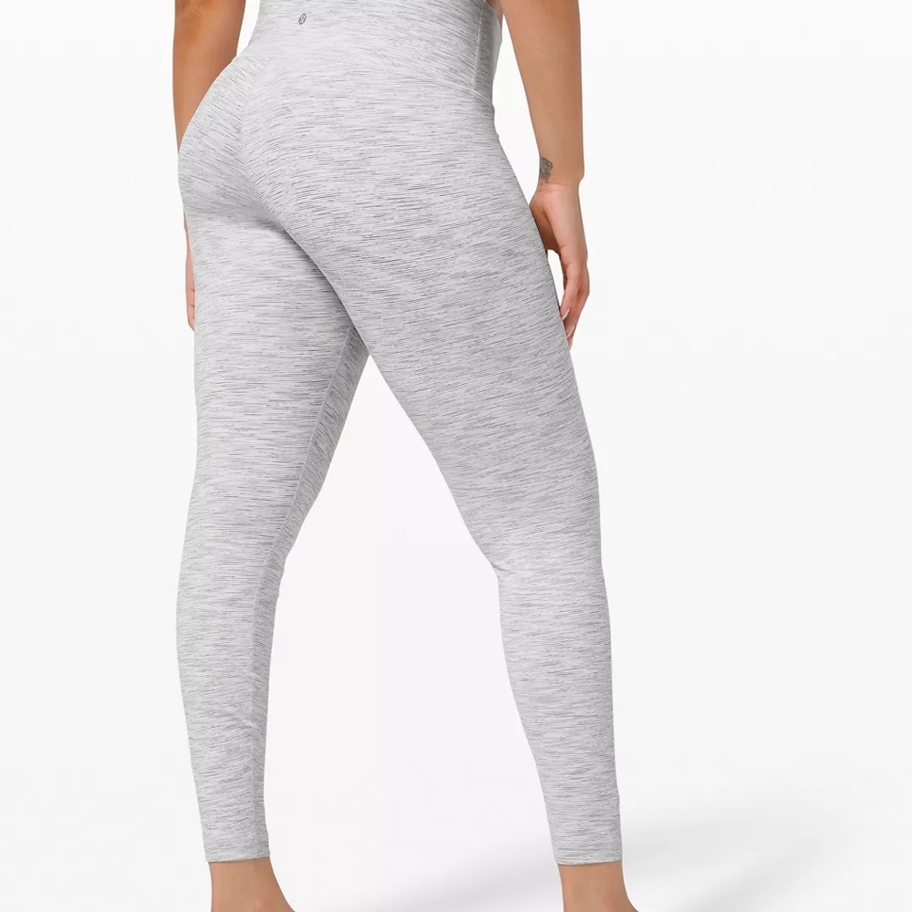 Lululemon Wunder Under High-Rise Tight 28”, size 12, white w/ gray stripes.